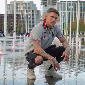 Meet your Posher, Todd